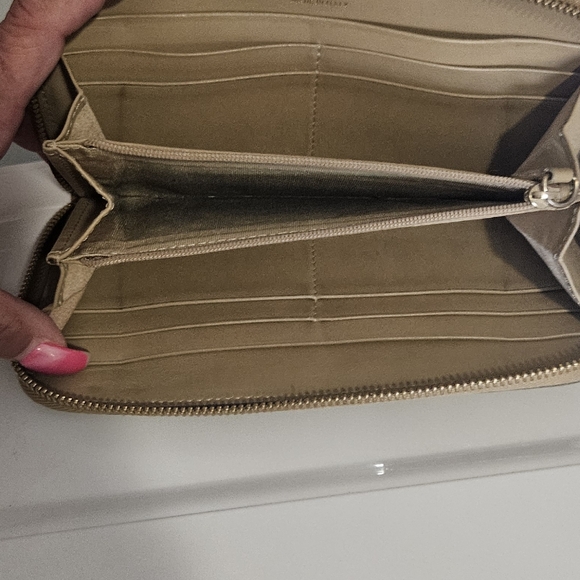 Jimmy Choo gold zippy wallet - Picture 5 of 12